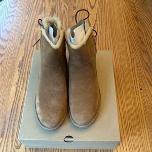 UGG - Naiyah Boot in Chesnut - Size 10 - NWT